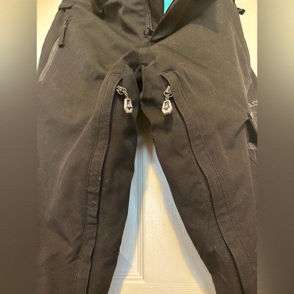 Volcom Women’s Black Ski Pants - Picture 3 of 8